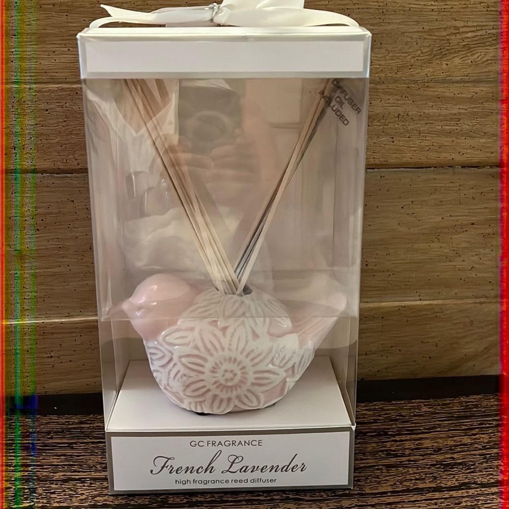 GC Fragrance French Lavender high fragrance reed diffuser.